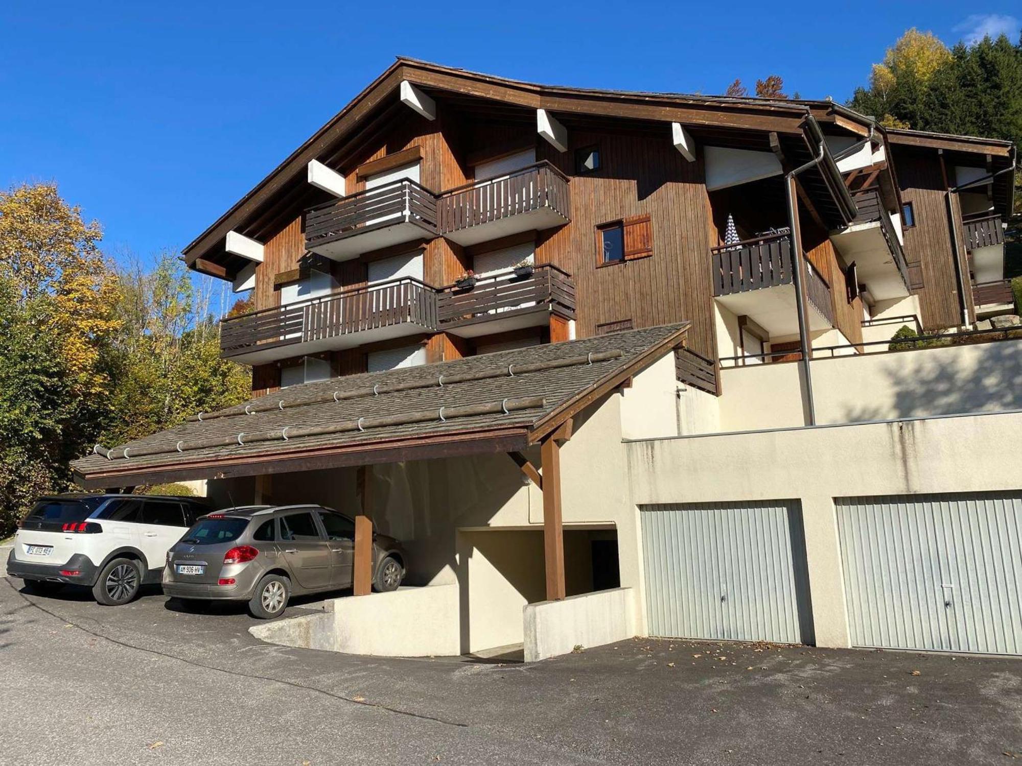2 Pieces Avec Balcon Et Parking A - Fr-1-459-92 *